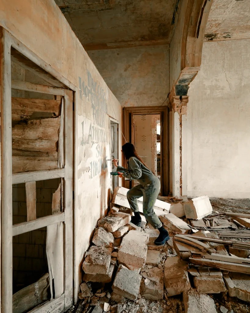 urbex-salento-marta-lagna-murales-ospedale